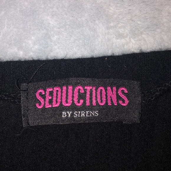 (s) black dress (bigger than it looks) - Picture 2 of 2